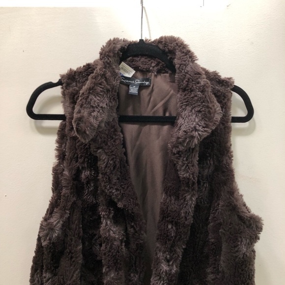 Vest - Picture 2 of 3